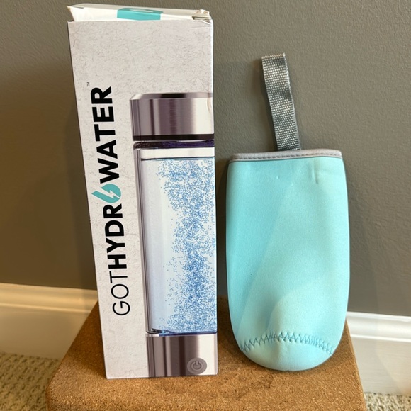 NIB Got Hydro Water Bottle with Cover Case - Picture 1 of 5